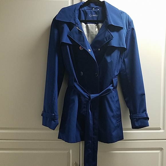 calvin klein raincoat with removable hood and lining